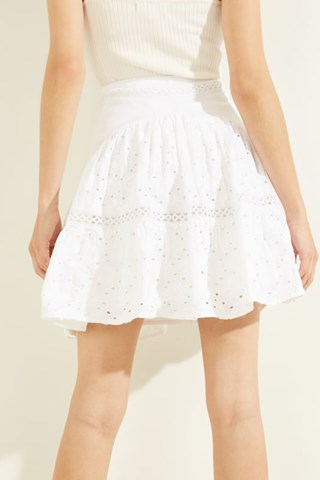 Saia estilo patinadora de cintura alta em bordado inglês Sara - Branco