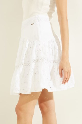 Saia estilo patinadora de cintura alta em bordado inglês Sara - Branco