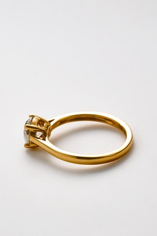 Anel solitário Impérial - Ouro amarelo e diamante