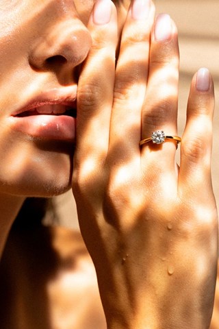 Anel solitário Impérial - Ouro amarelo e diamante