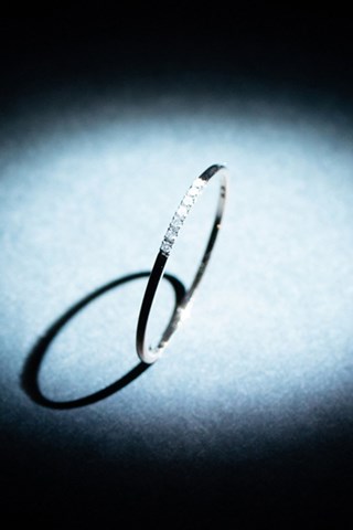 Aliança Humilité Ouro branco e diamantes