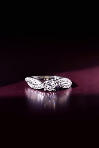 Solitário Bel Eclat Ouro branco e diamantes