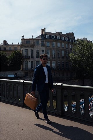 Porta-documentos em couro Tonio Box - Castanho