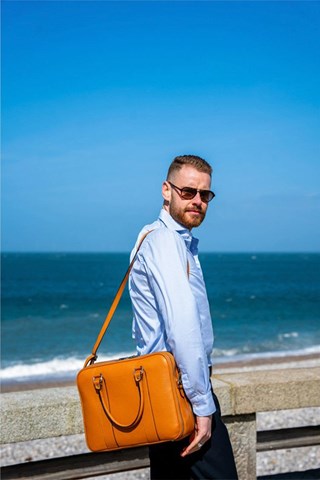 Pasta em couro Cesare - Castanho