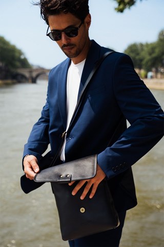 Mala a tiracolo de couro Andrea - Preto