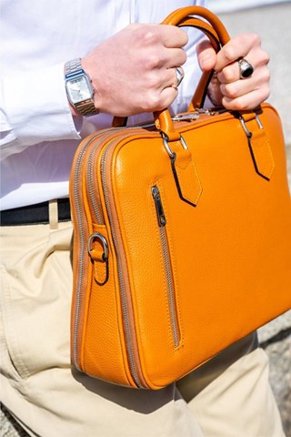 Pasta em couro Elio - Castanho