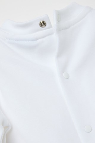 T-shirt e jardineiras - Cru e cinzento-claro mesclado