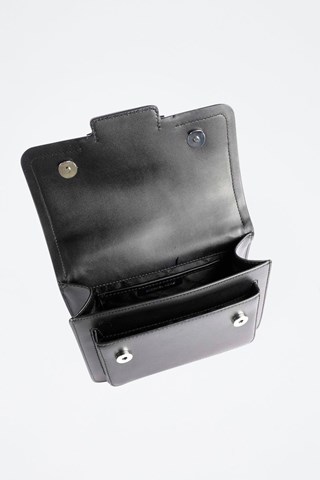 Mala a tiracolo em couro 
Preto