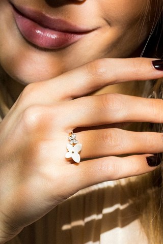 Anel Nasia  Ouro amarelo, cerâmica e diamantes