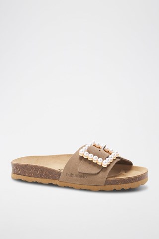 Mules em couro - 
Castanho