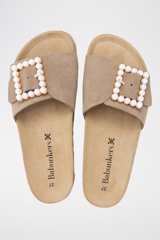 Mules em couro - 
Castanho