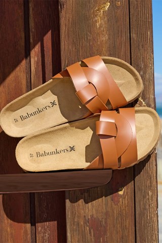 Mules em couro - 
Castanho