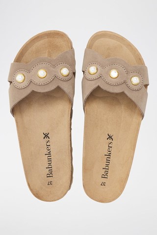 Mules em couro - 
Castanho