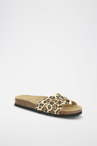 Mules em couro 
Bege