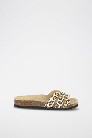 Mules em couro 
Bege