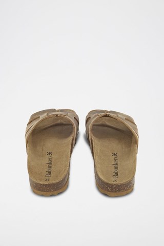 Mules em couro 
Castanho