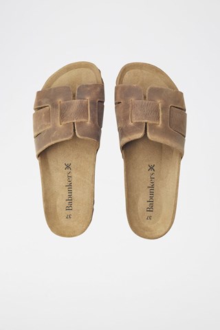 Mules em couro 
Castanho