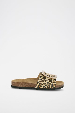 Mules em couro 
Bege