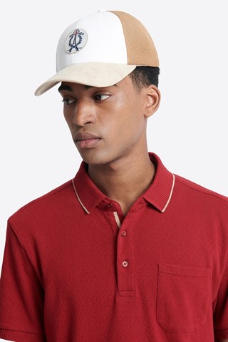 Boné - Branco e castanho-claro